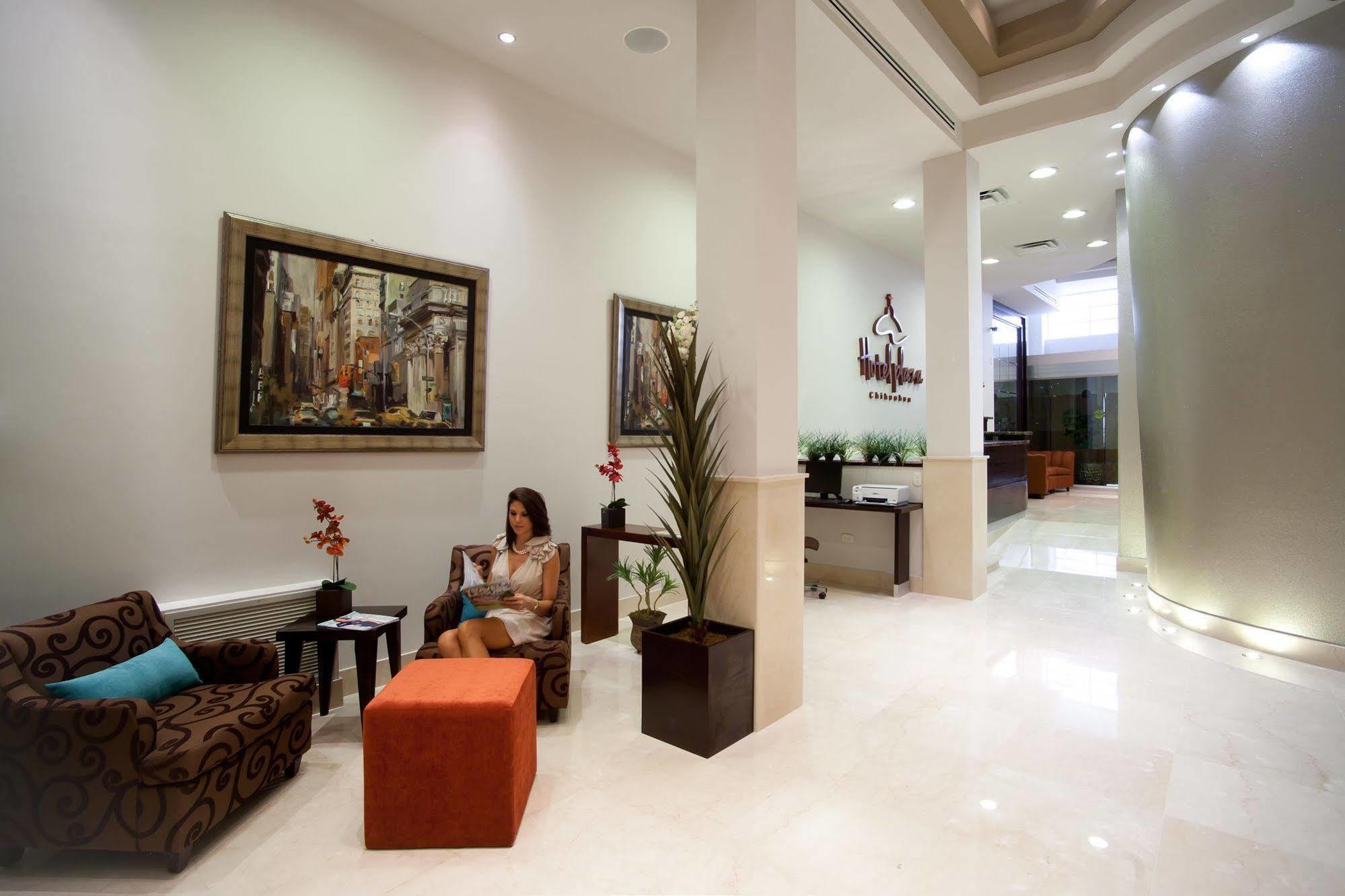 Hotel Plaza צ'יוואווה מראה חיצוני תמונה